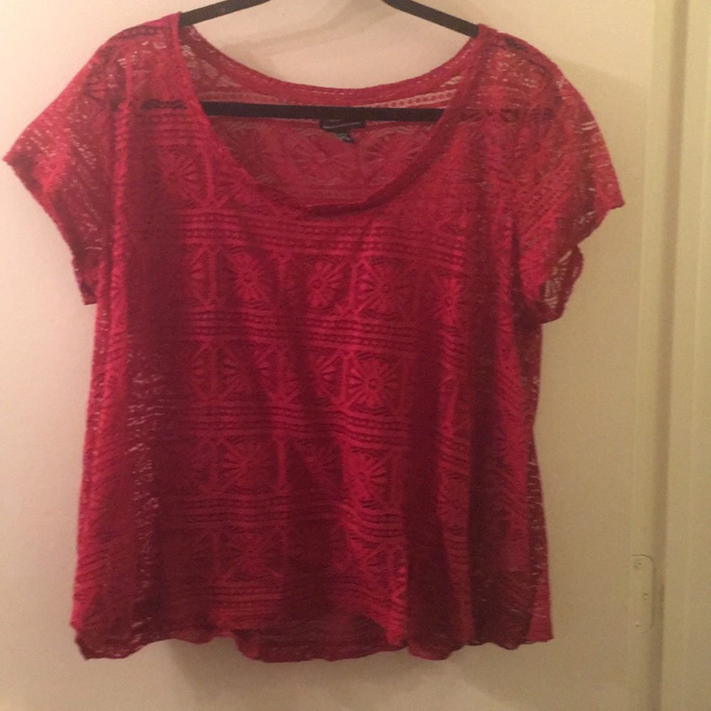 AE red lace tee